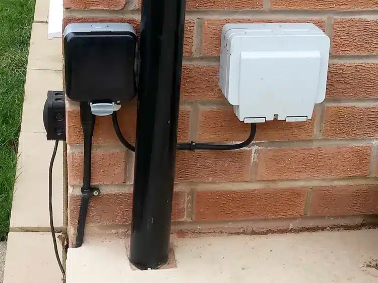 Fused spur connected via existing plug ConSept socket air blower